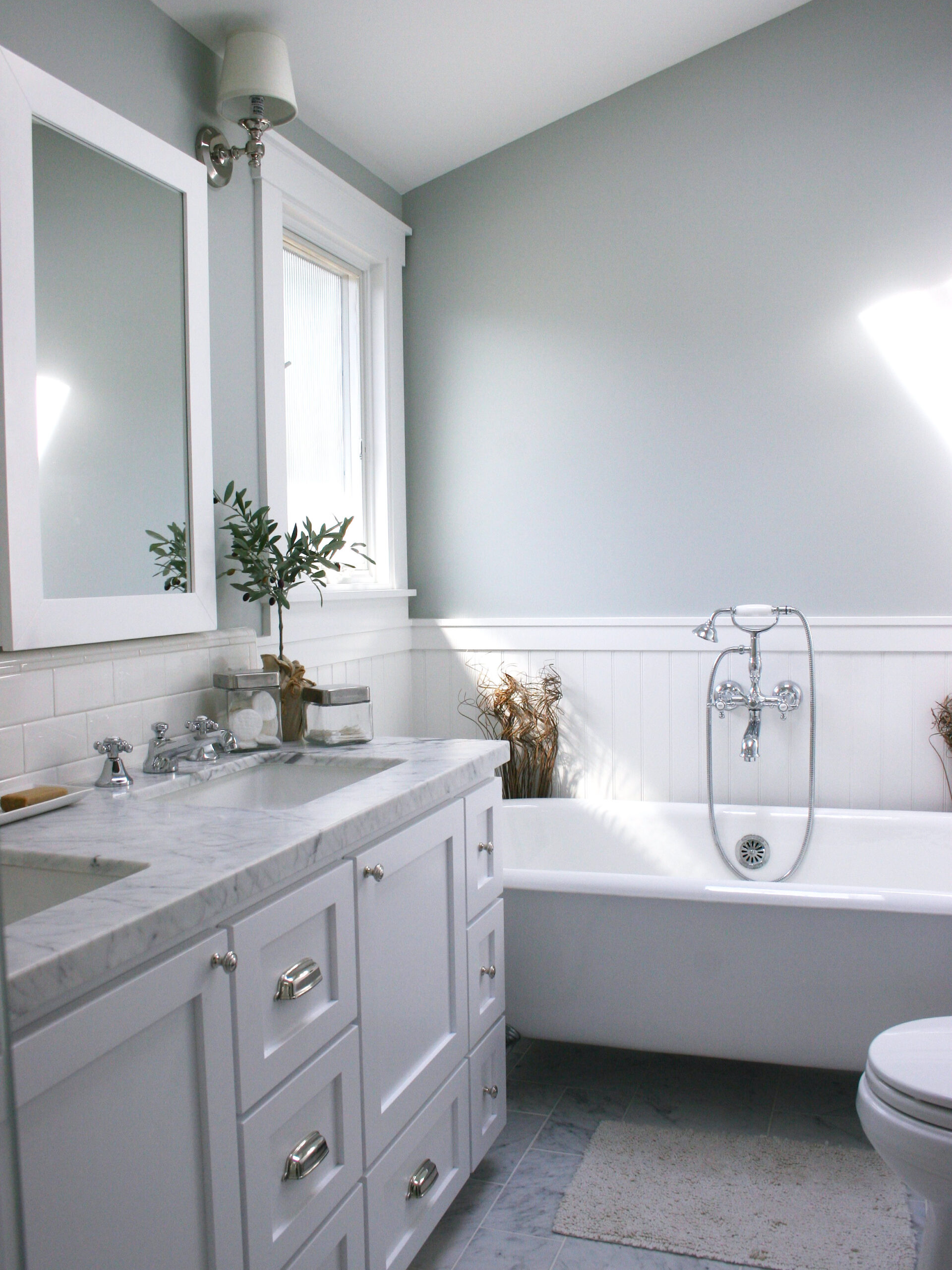 The Timeless Elegance of Light Gray Bathroom Cabinets A Perfect Choice for Any Décor